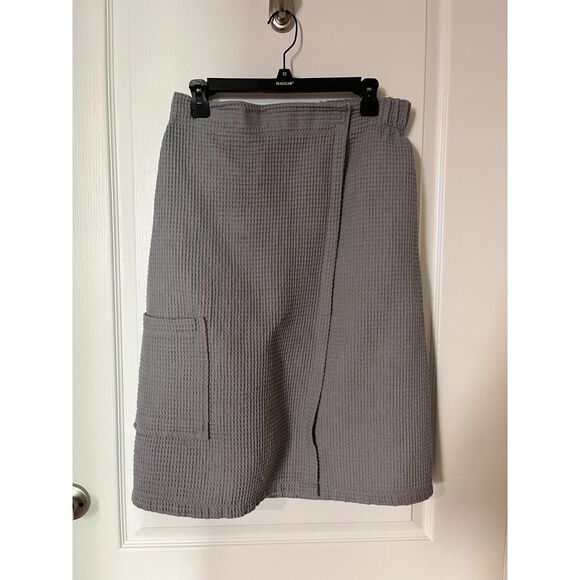 Other - Gray Waffle Texture Wrap Towel with Velcro/Elastic Size S/M